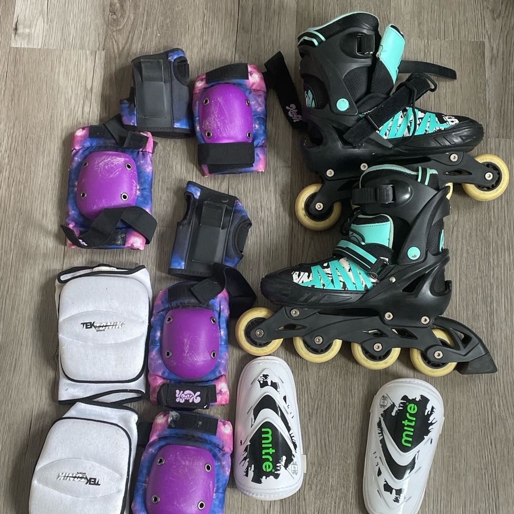 Roller Skates Set with Protective Gear - Black and Purple